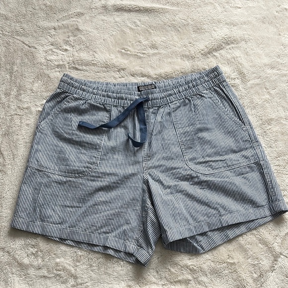 Nicole Miller Blue Pinstripe Cotton Shorts – Size 10 | Coastal Chic | - Picture 1 of 8